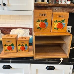 Titre Vintage Wooden Kitchen Canister Set with Bread Box – 1940s–1950s